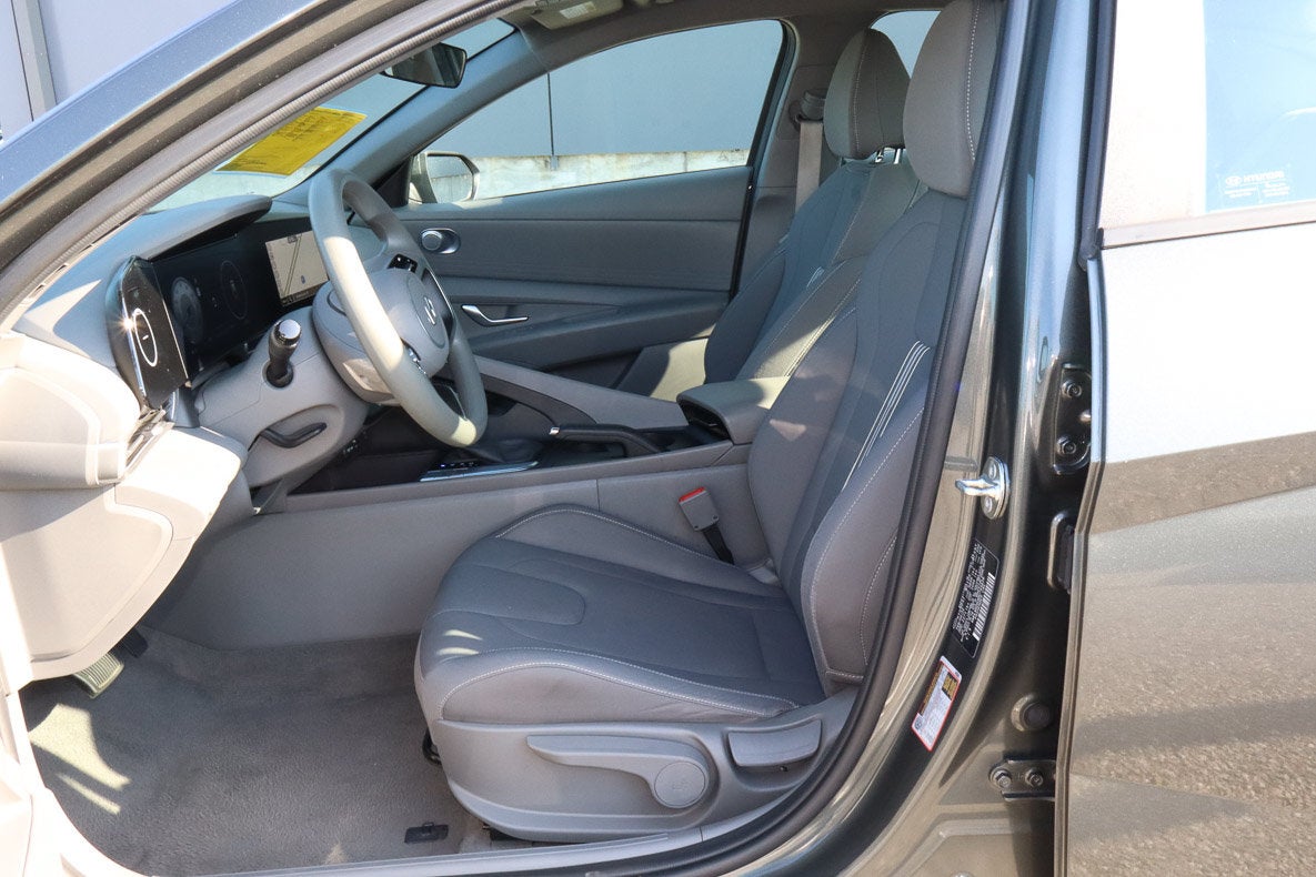 2024 Hyundai Elantra SEL IVT