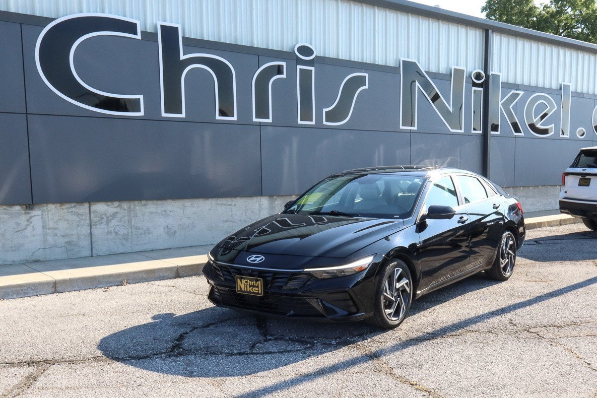 2024 Hyundai Elantra Limited IVT