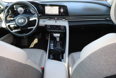 2024 Hyundai Elantra Limited IVT