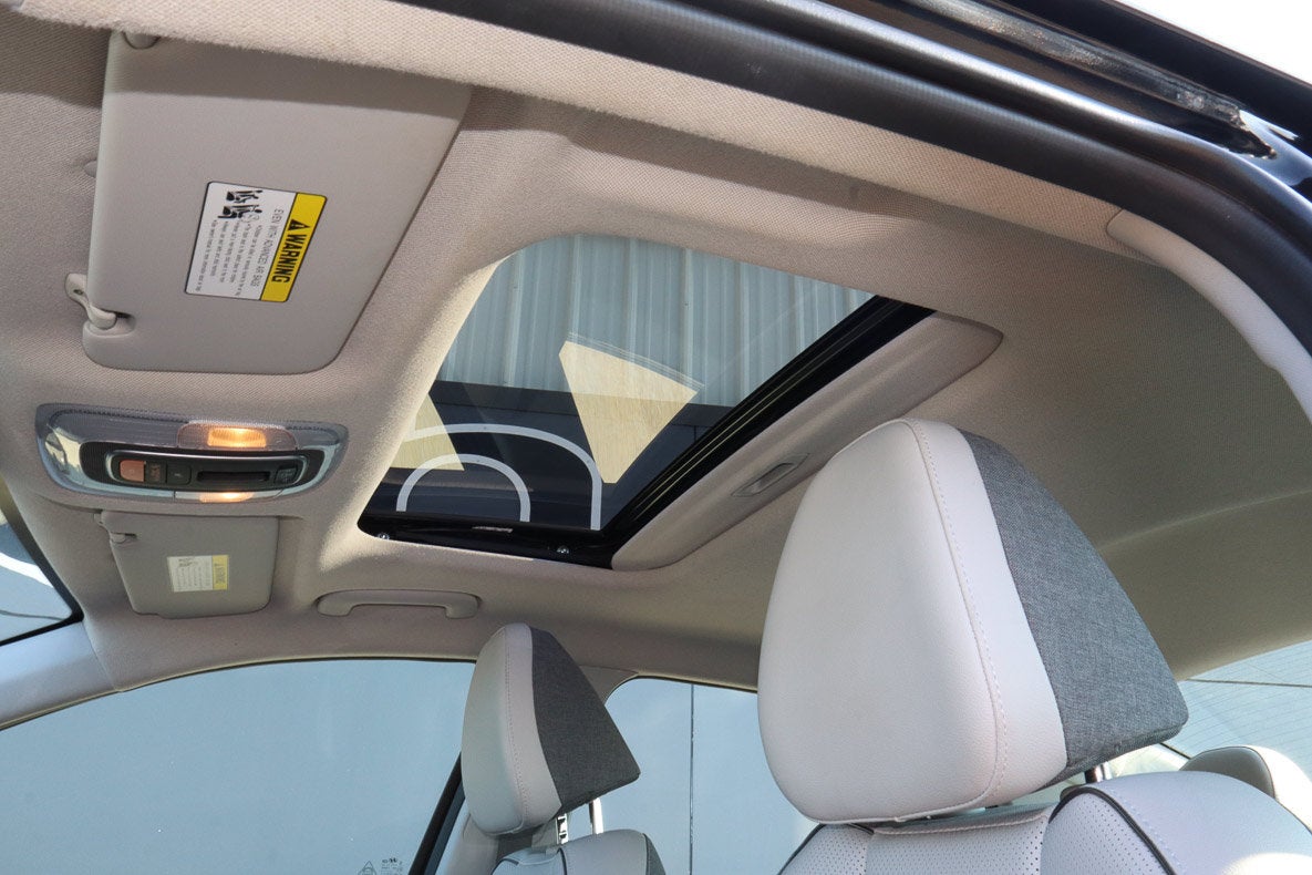 2024 Hyundai Elantra Limited IVT