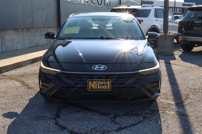 2024 Hyundai Elantra Limited IVT
