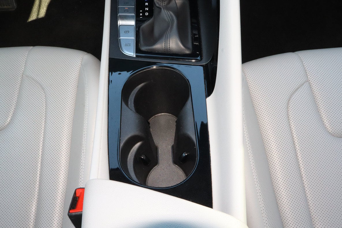2024 Hyundai Elantra Limited IVT