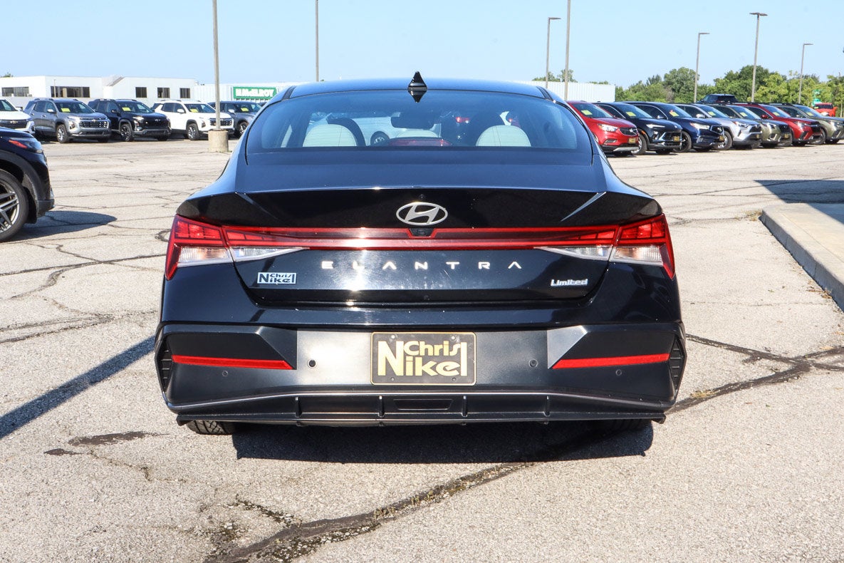 2024 Hyundai Elantra Limited IVT