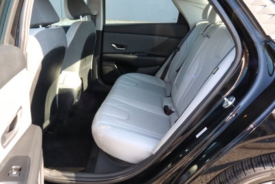 2024 Hyundai Elantra Limited IVT