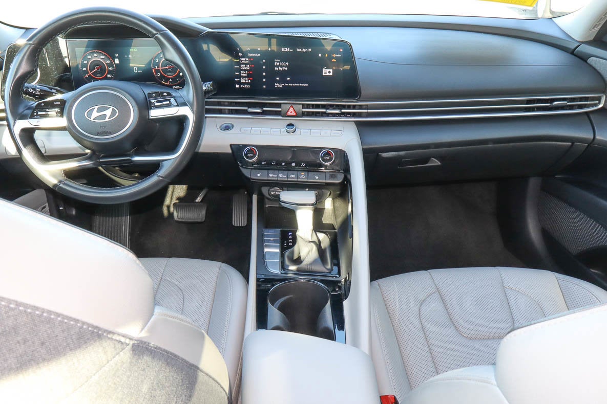 2024 Hyundai Elantra Limited IVT