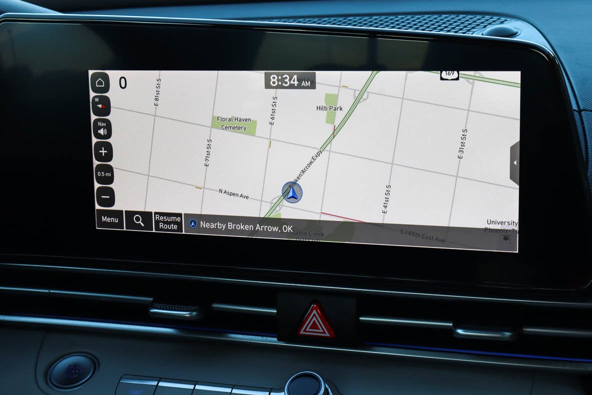 2024 Hyundai Elantra Limited IVT