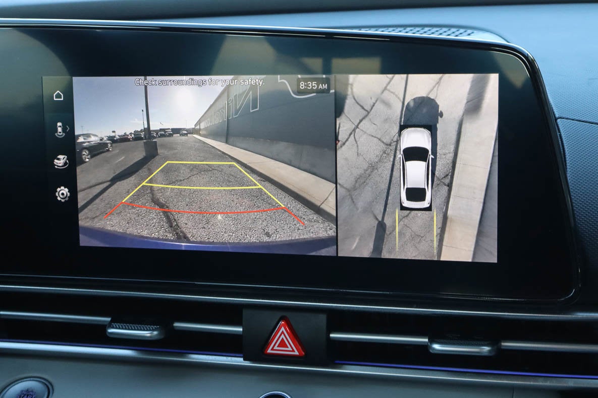 2024 Hyundai Elantra Limited IVT
