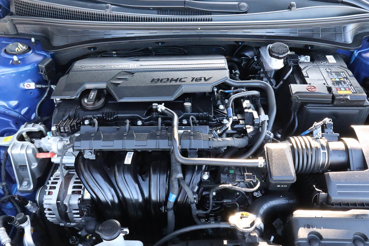 2024 Hyundai Elantra Limited IVT