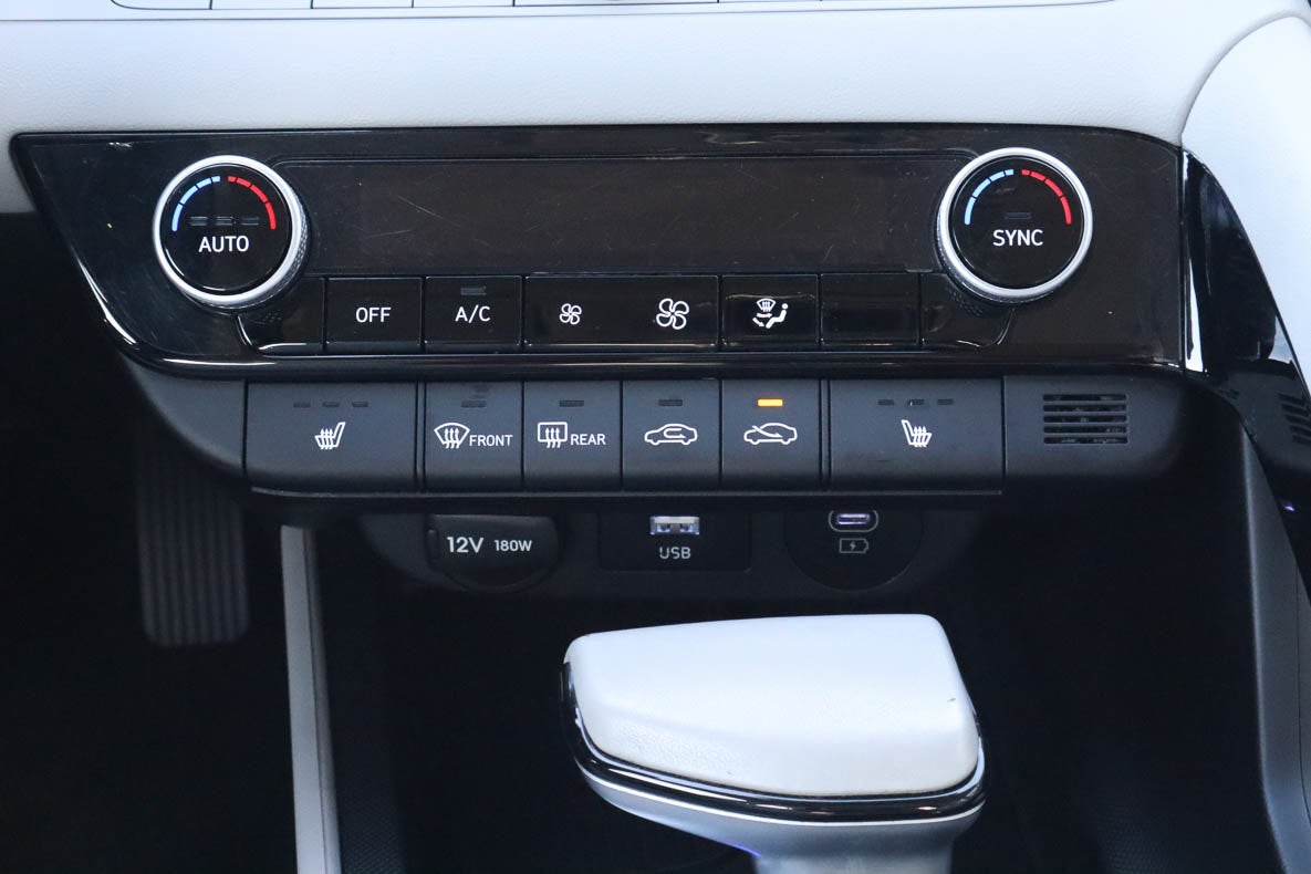 2024 Hyundai Elantra Limited IVT