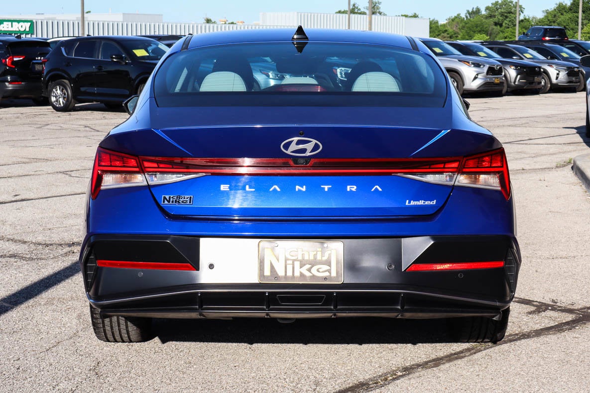 2024 Hyundai Elantra Limited IVT