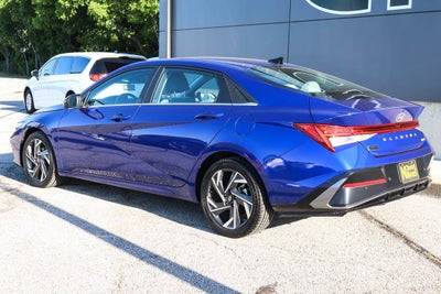 2024 Hyundai Elantra Limited IVT