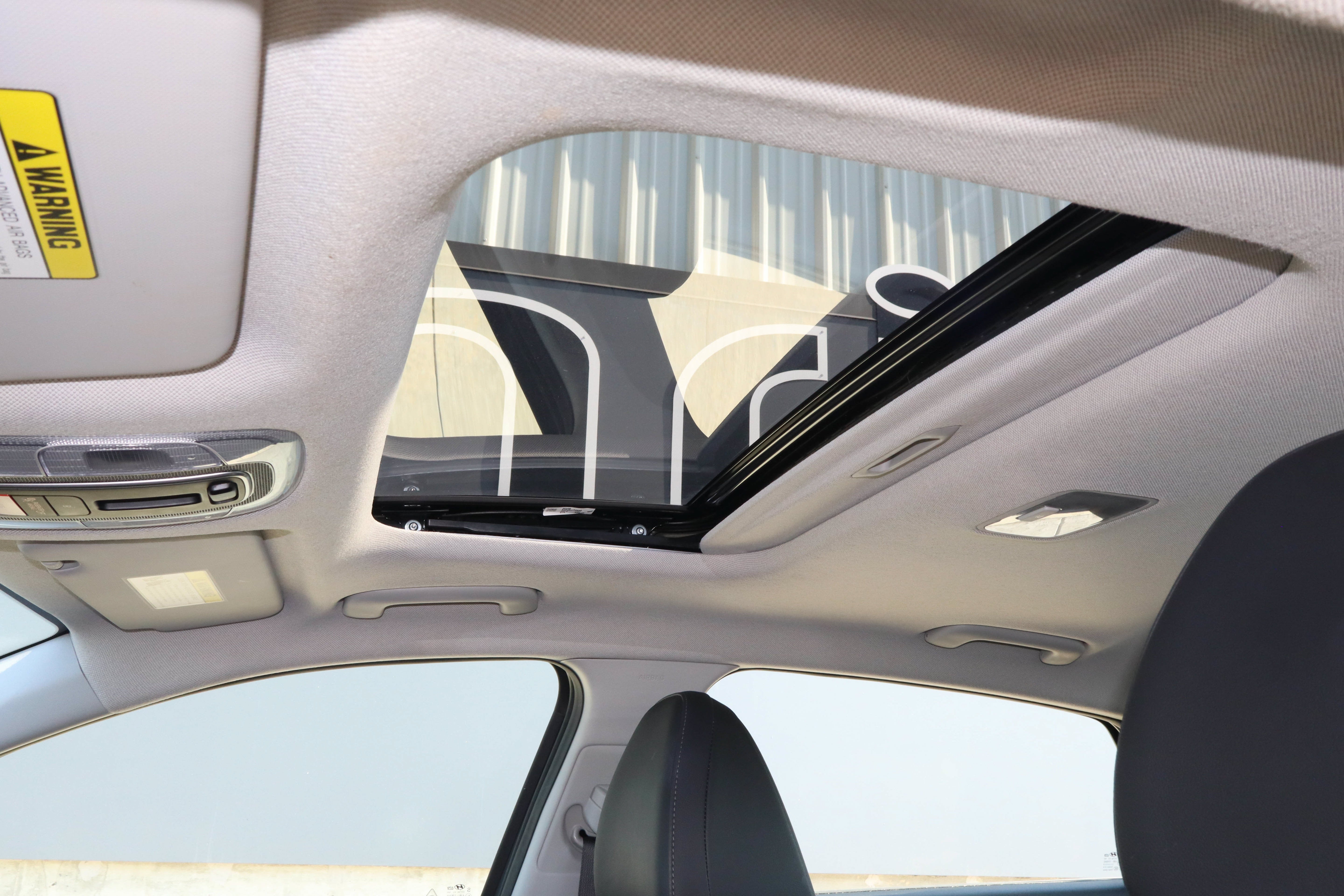 2024 Hyundai Elantra Limited IVT