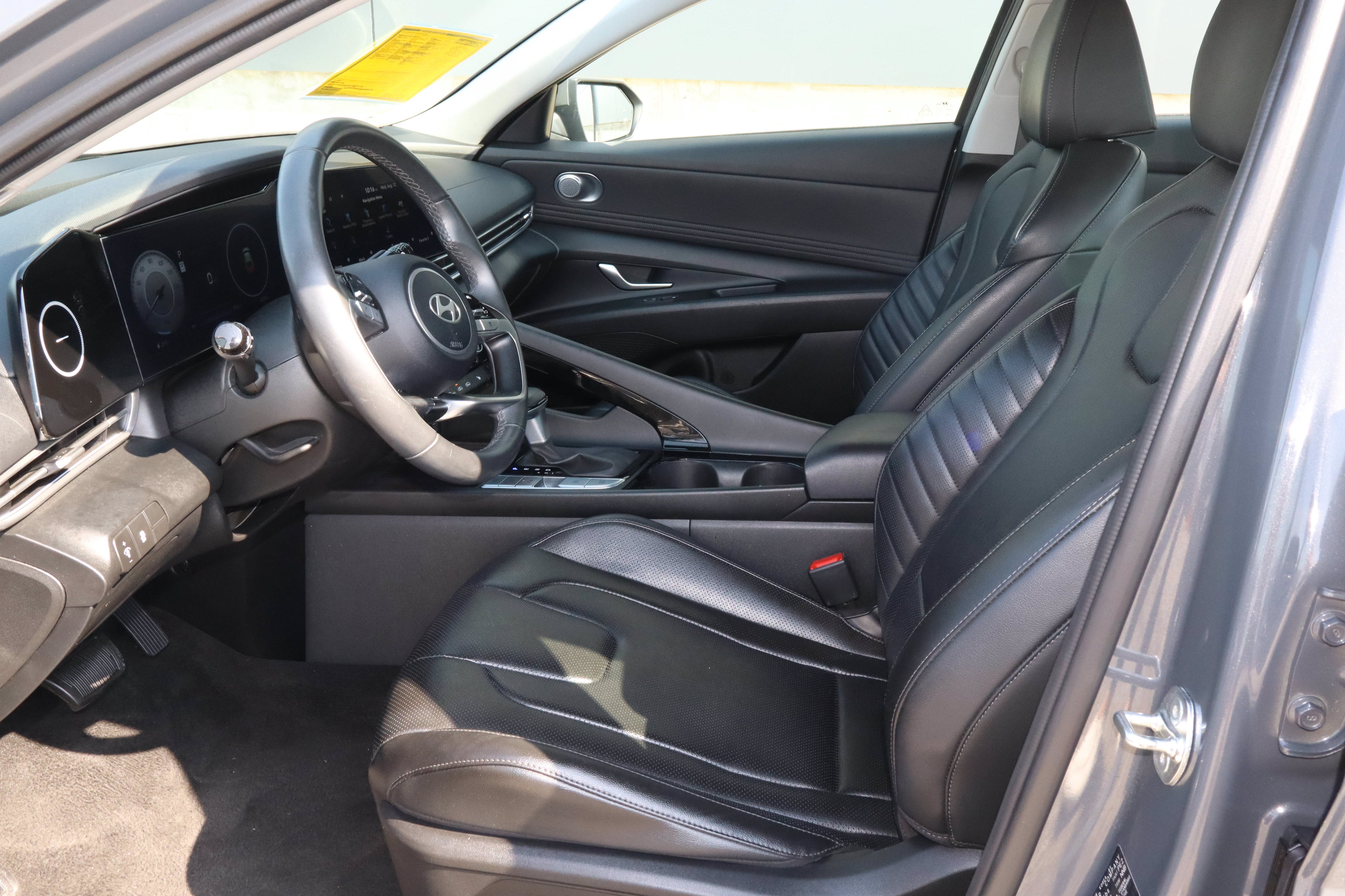 2024 Hyundai Elantra Limited IVT