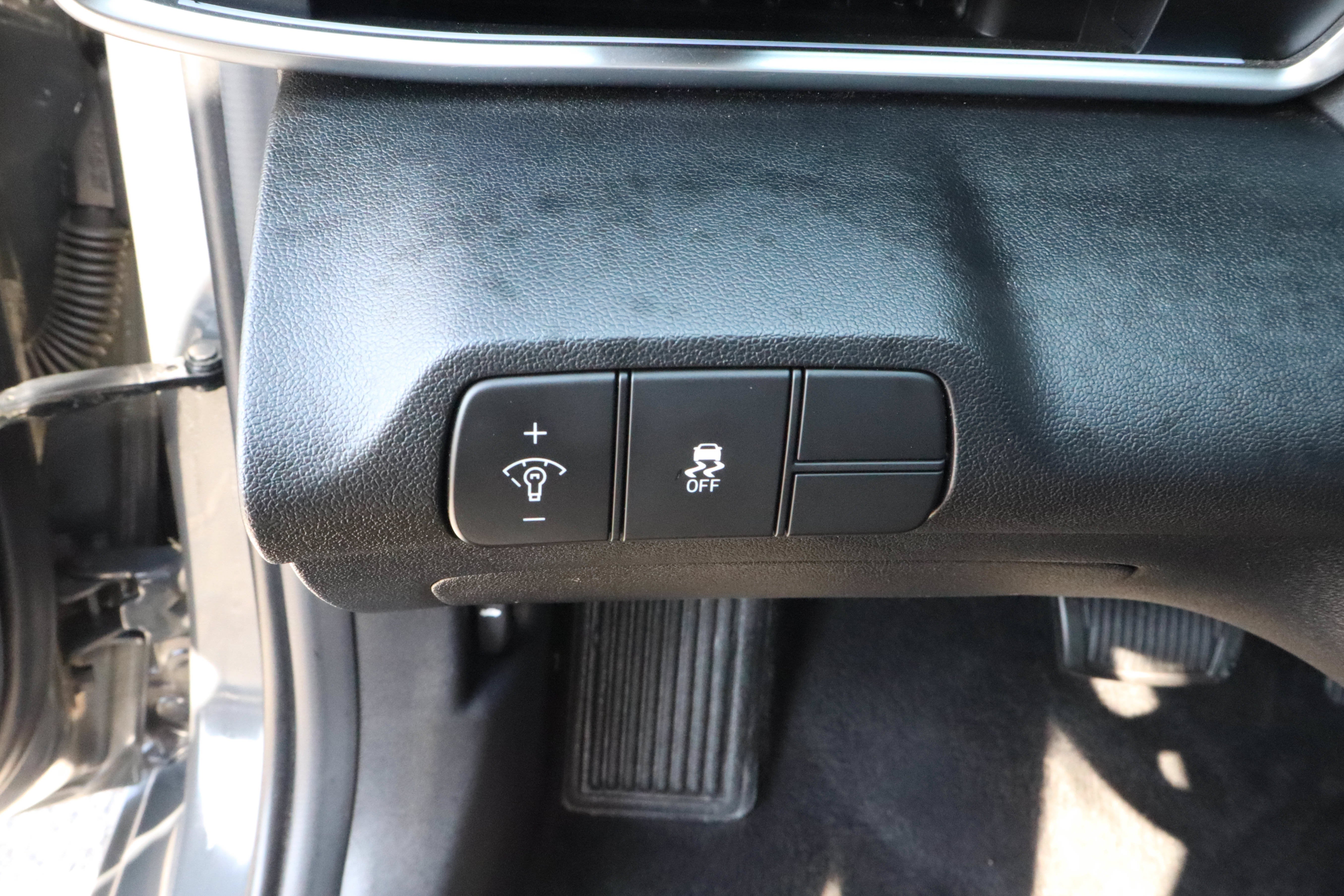 2024 Hyundai Elantra Limited IVT