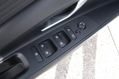 2024 Hyundai Elantra Limited IVT