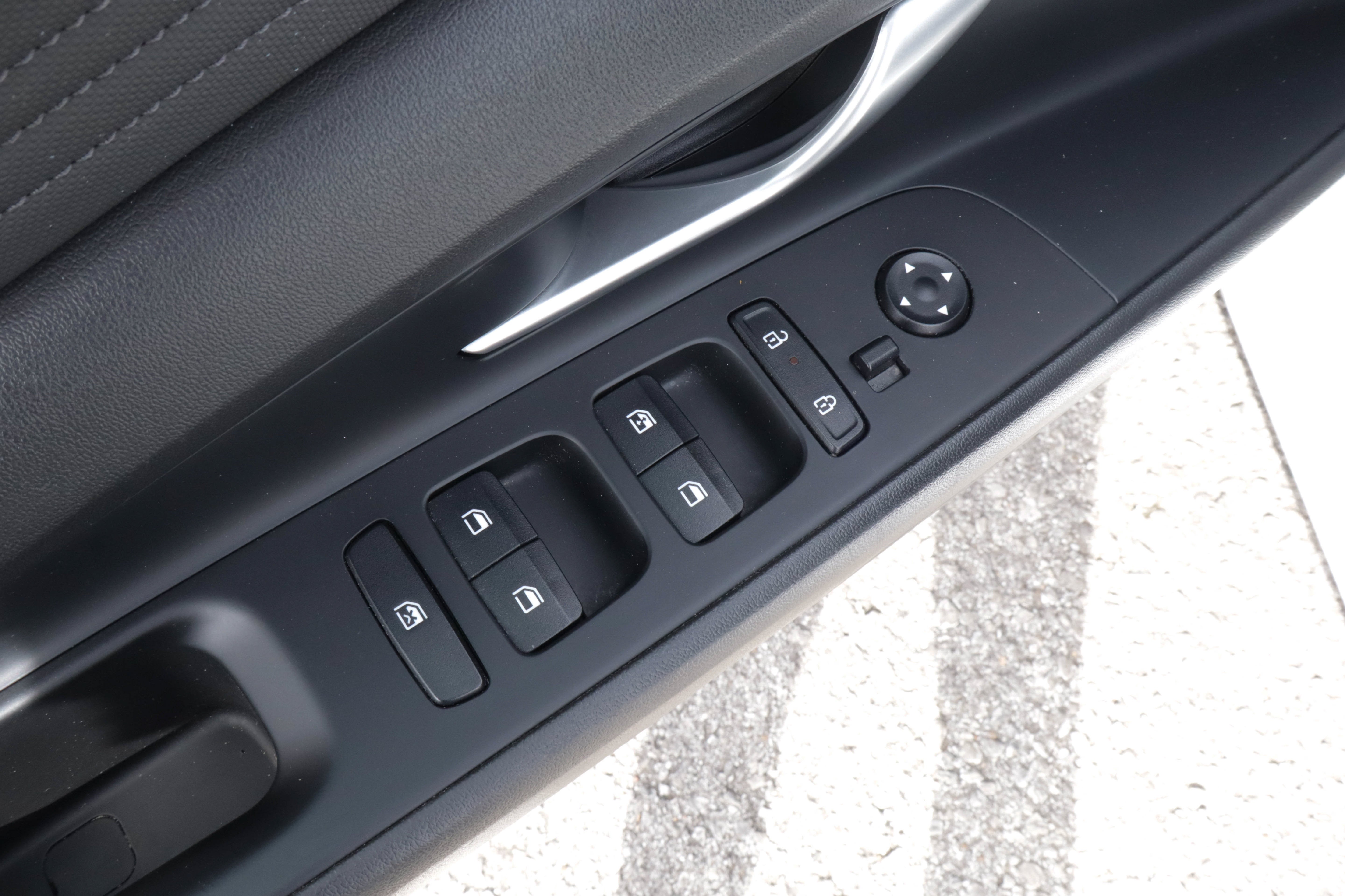 2024 Hyundai Elantra Limited IVT