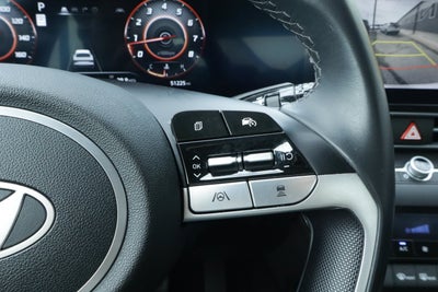 2024 Hyundai Elantra Limited IVT