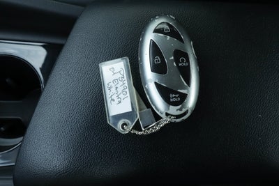 2024 Hyundai Elantra Limited IVT
