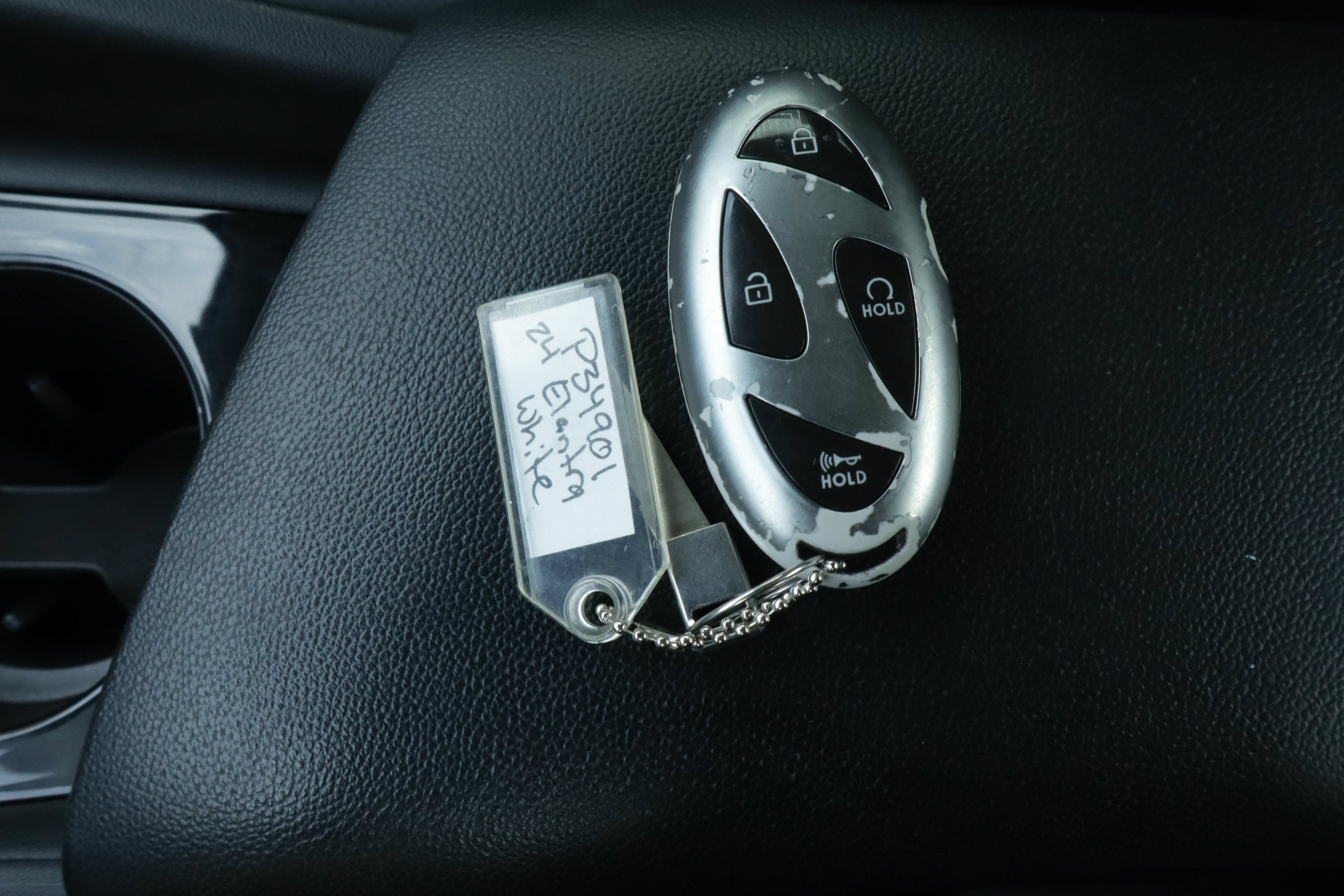 2024 Hyundai Elantra Limited IVT