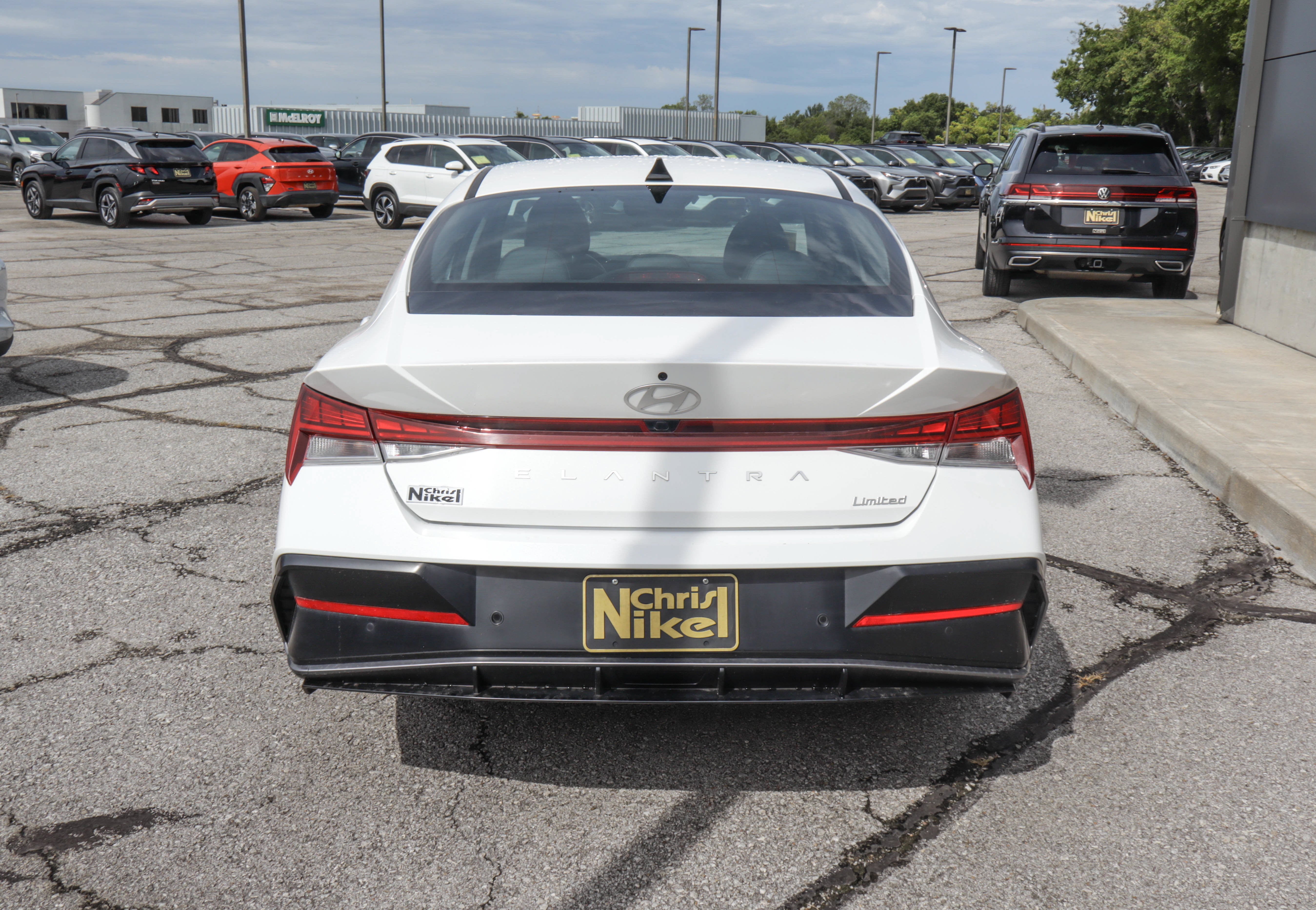 2024 Hyundai Elantra Limited IVT