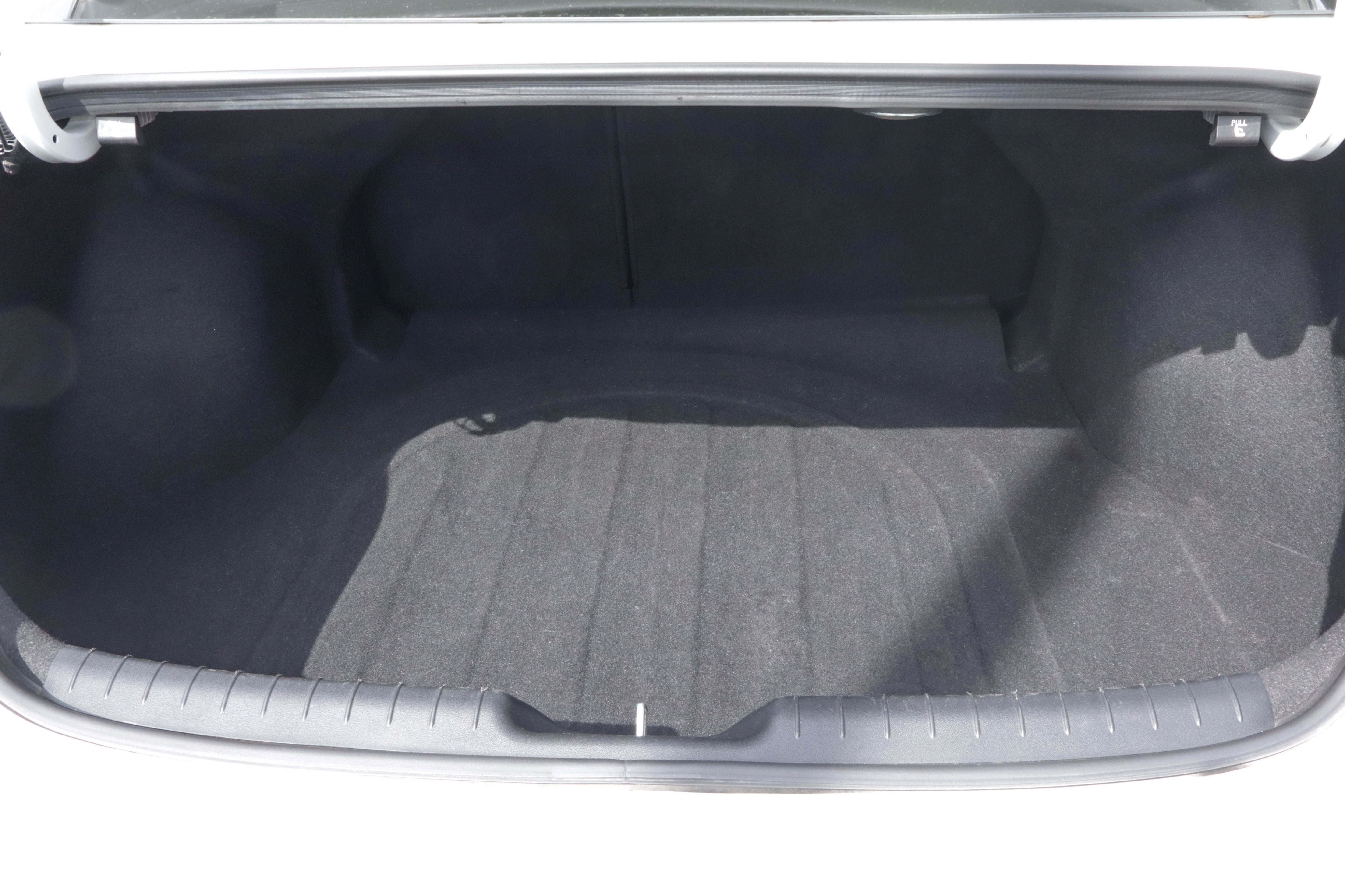 2024 Hyundai Elantra Limited IVT