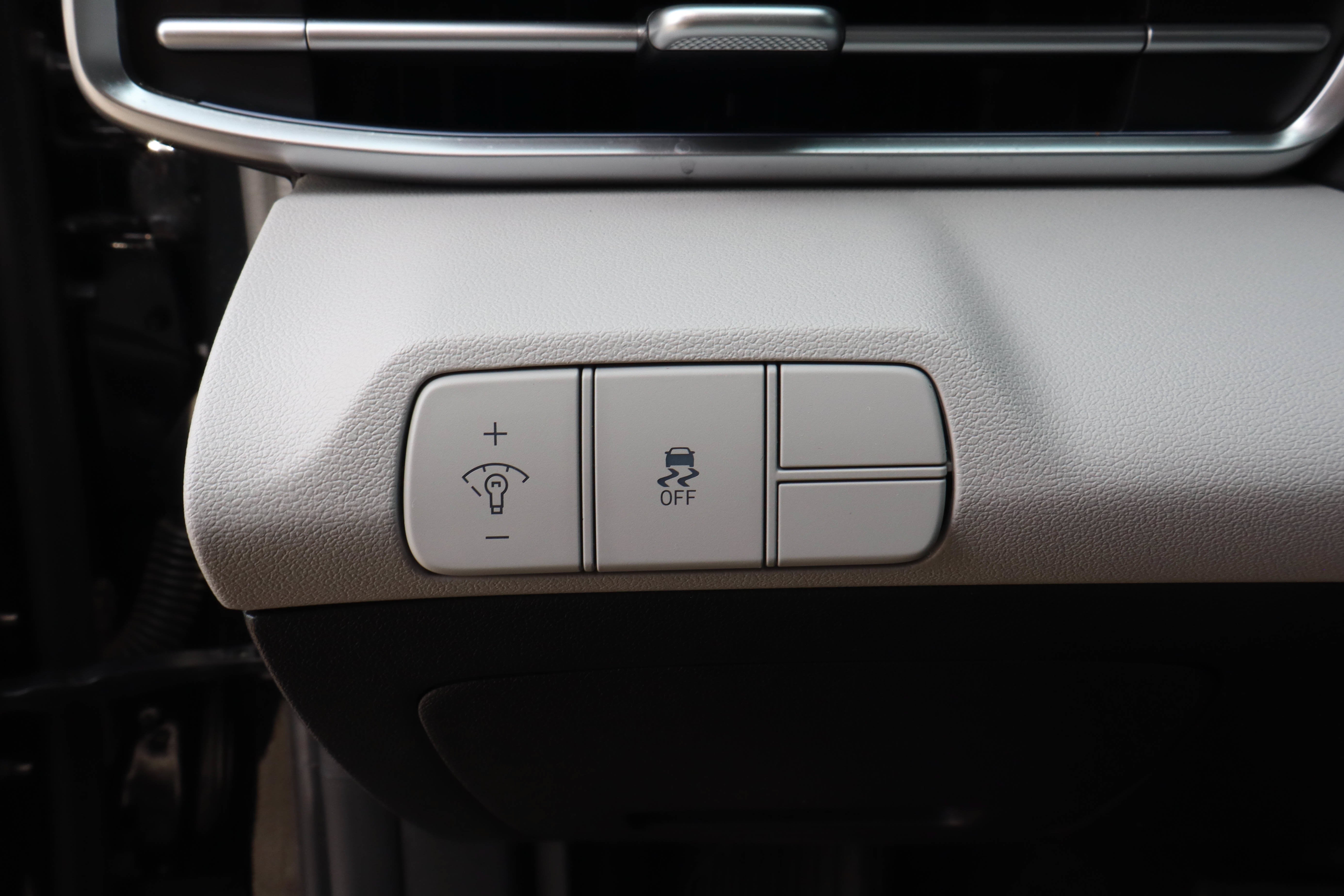 2024 Hyundai Elantra Limited IVT