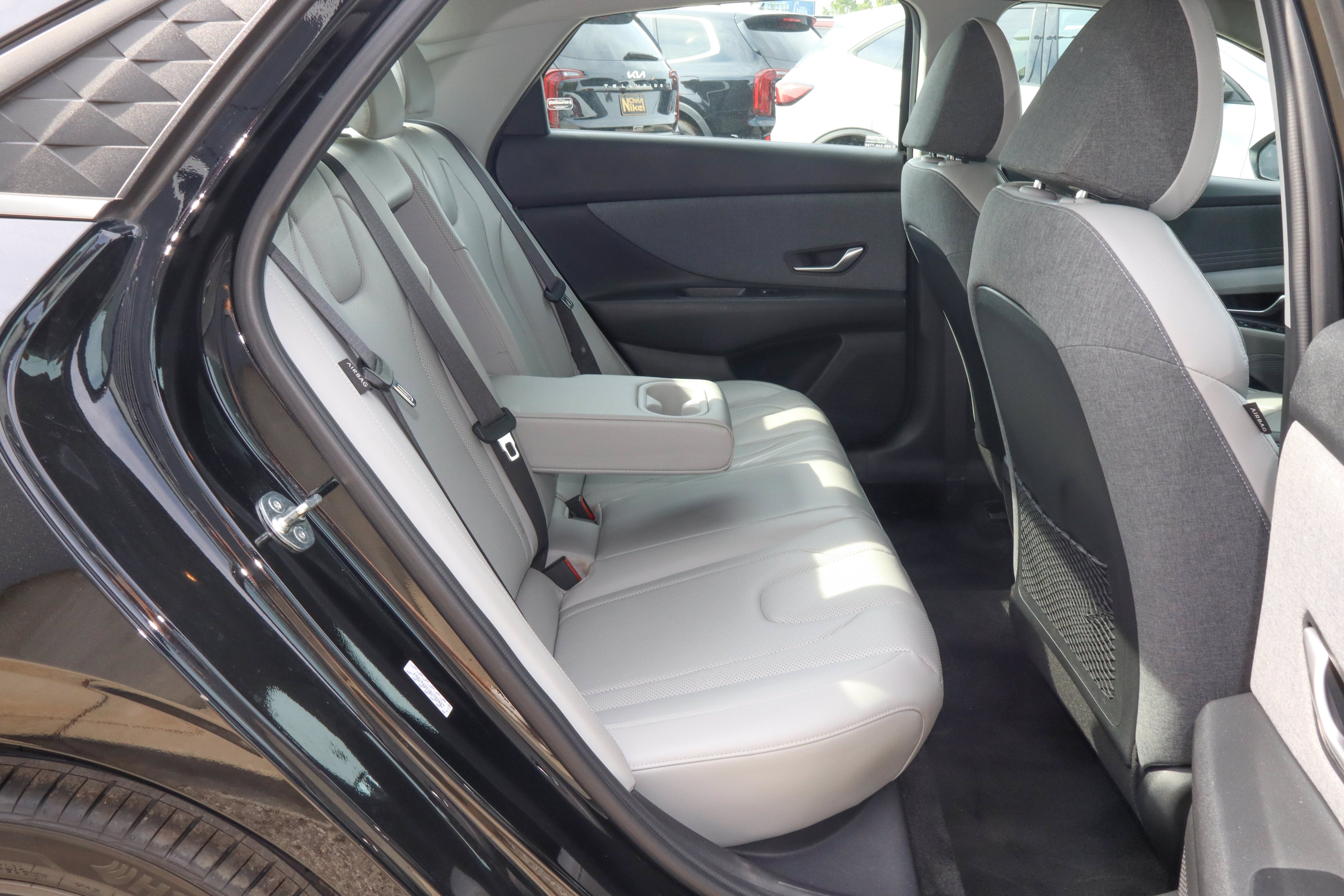2024 Hyundai Elantra Limited IVT