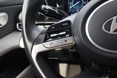 2024 Hyundai Elantra Limited IVT