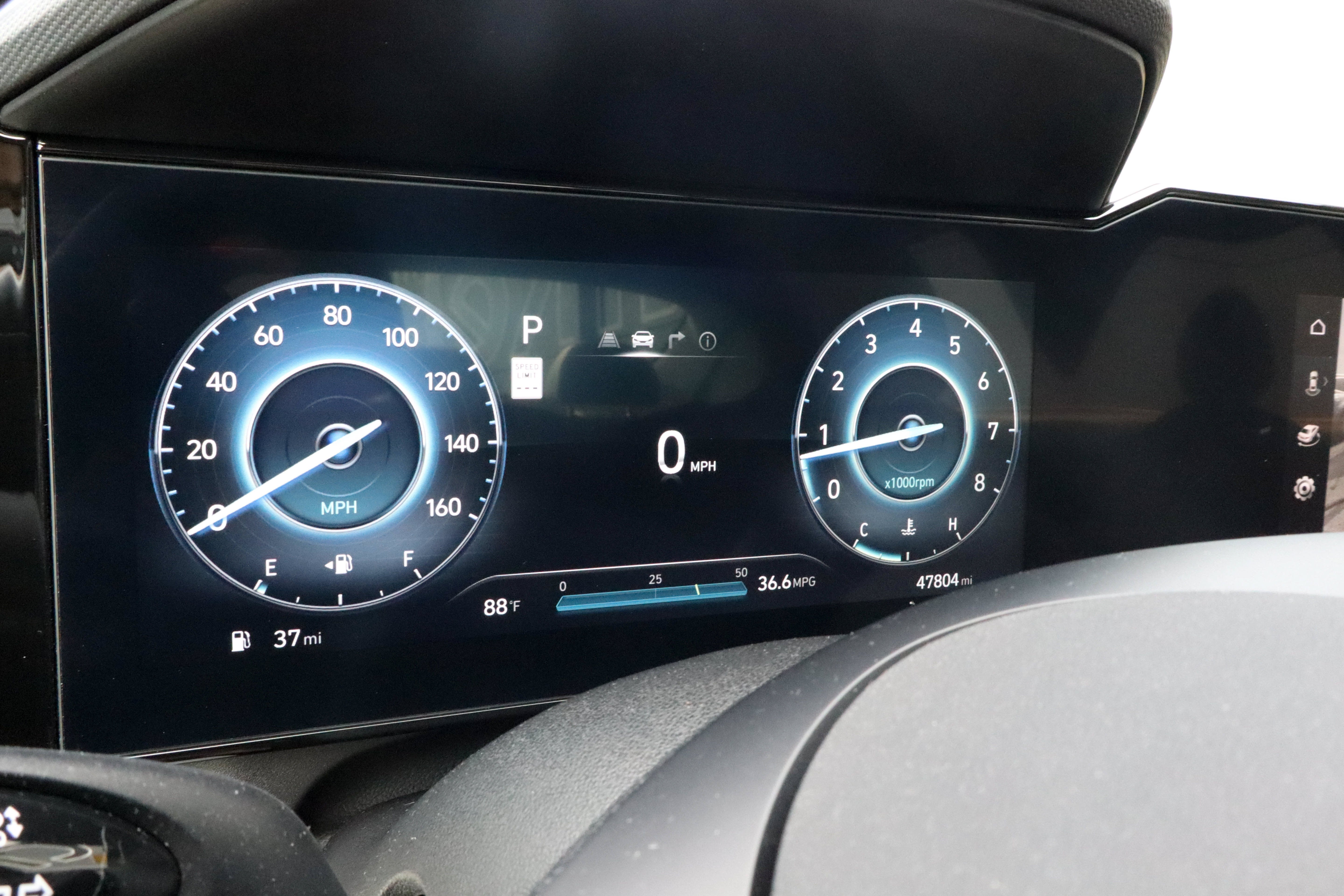 2024 Hyundai Elantra Limited IVT