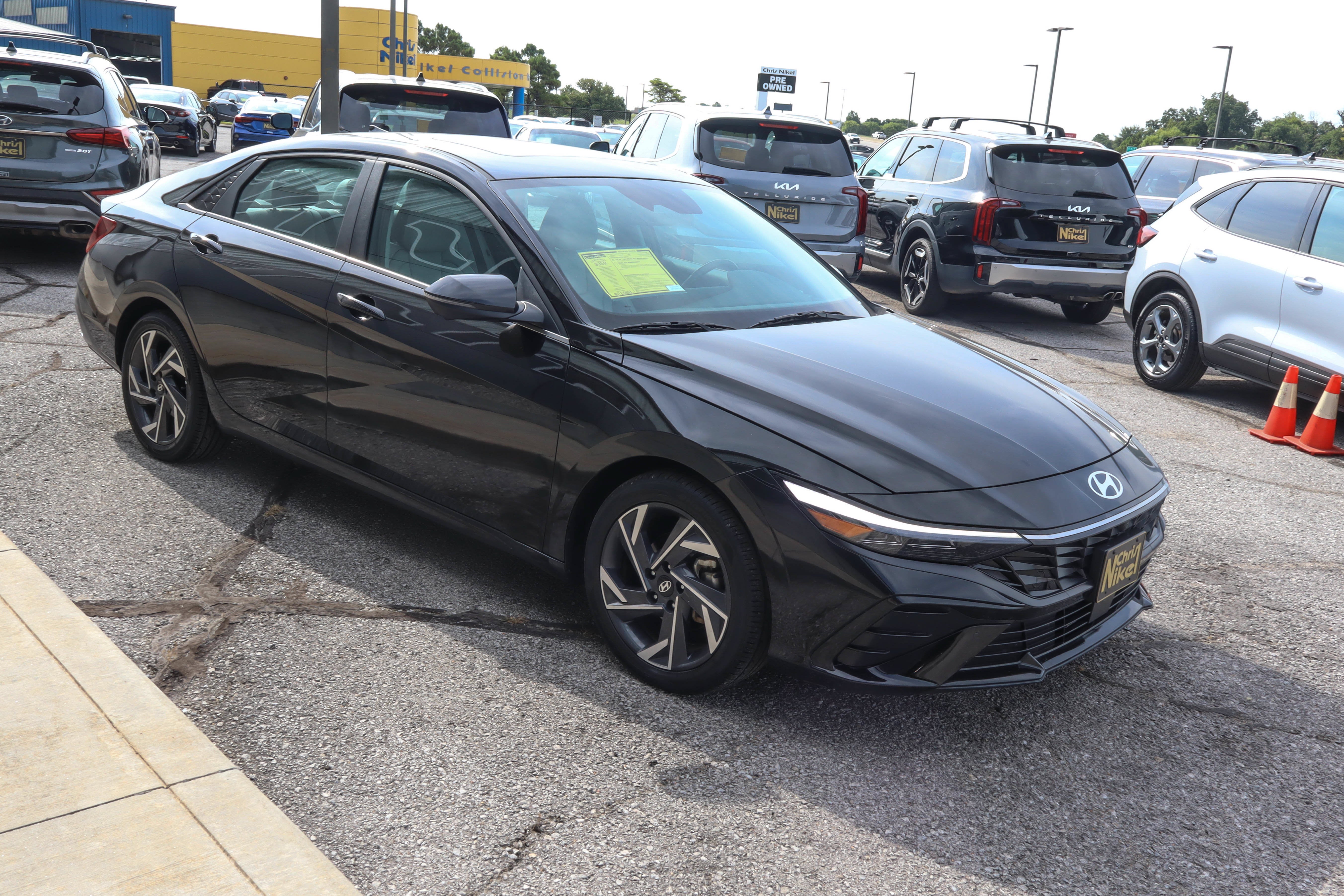2024 Hyundai Elantra Limited IVT