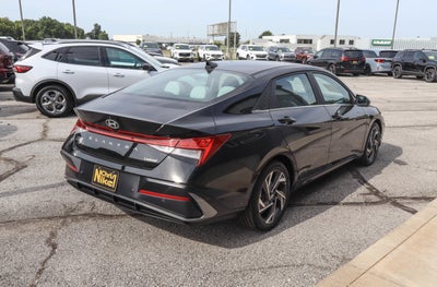 2024 Hyundai Elantra Limited IVT