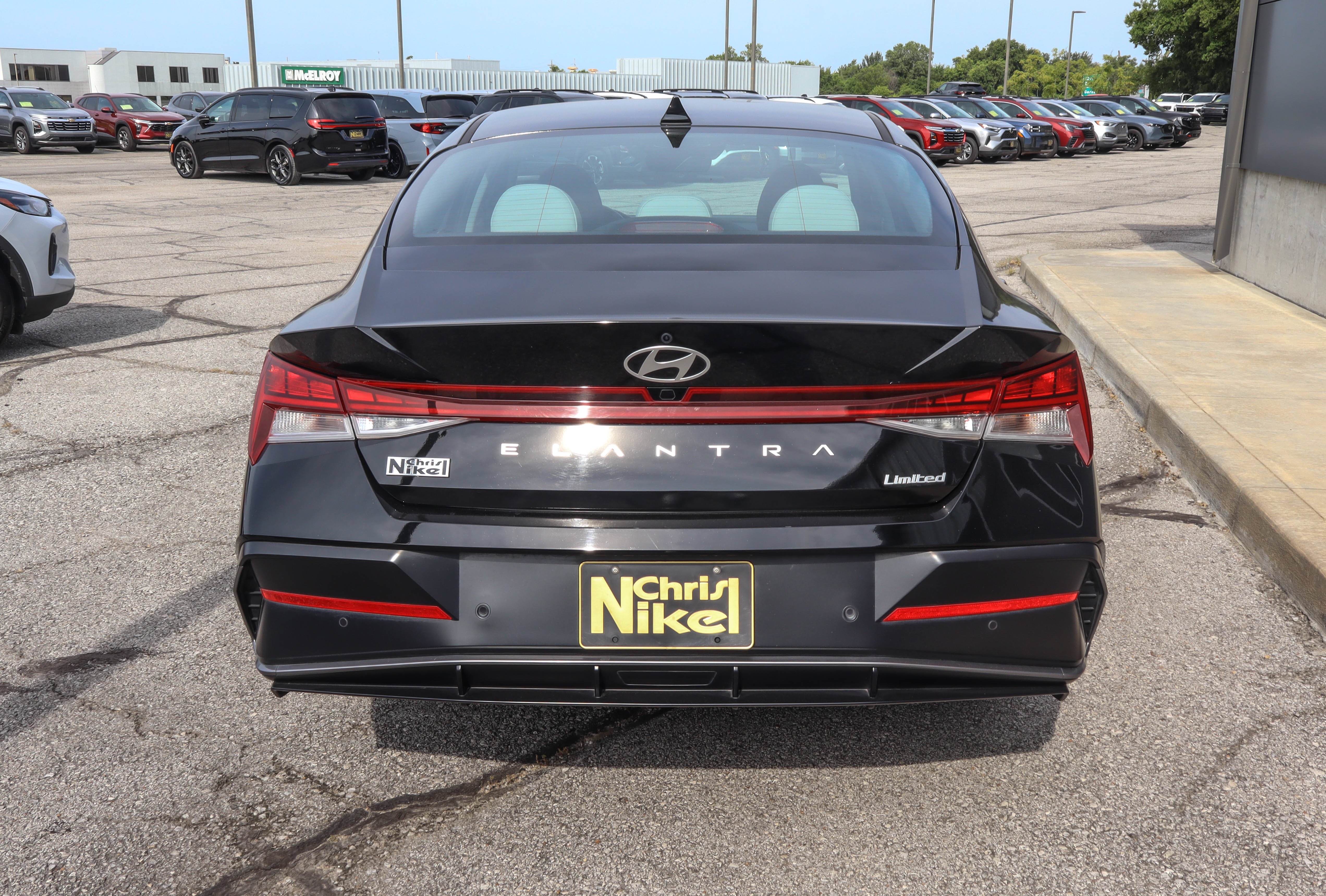 2024 Hyundai Elantra Limited IVT