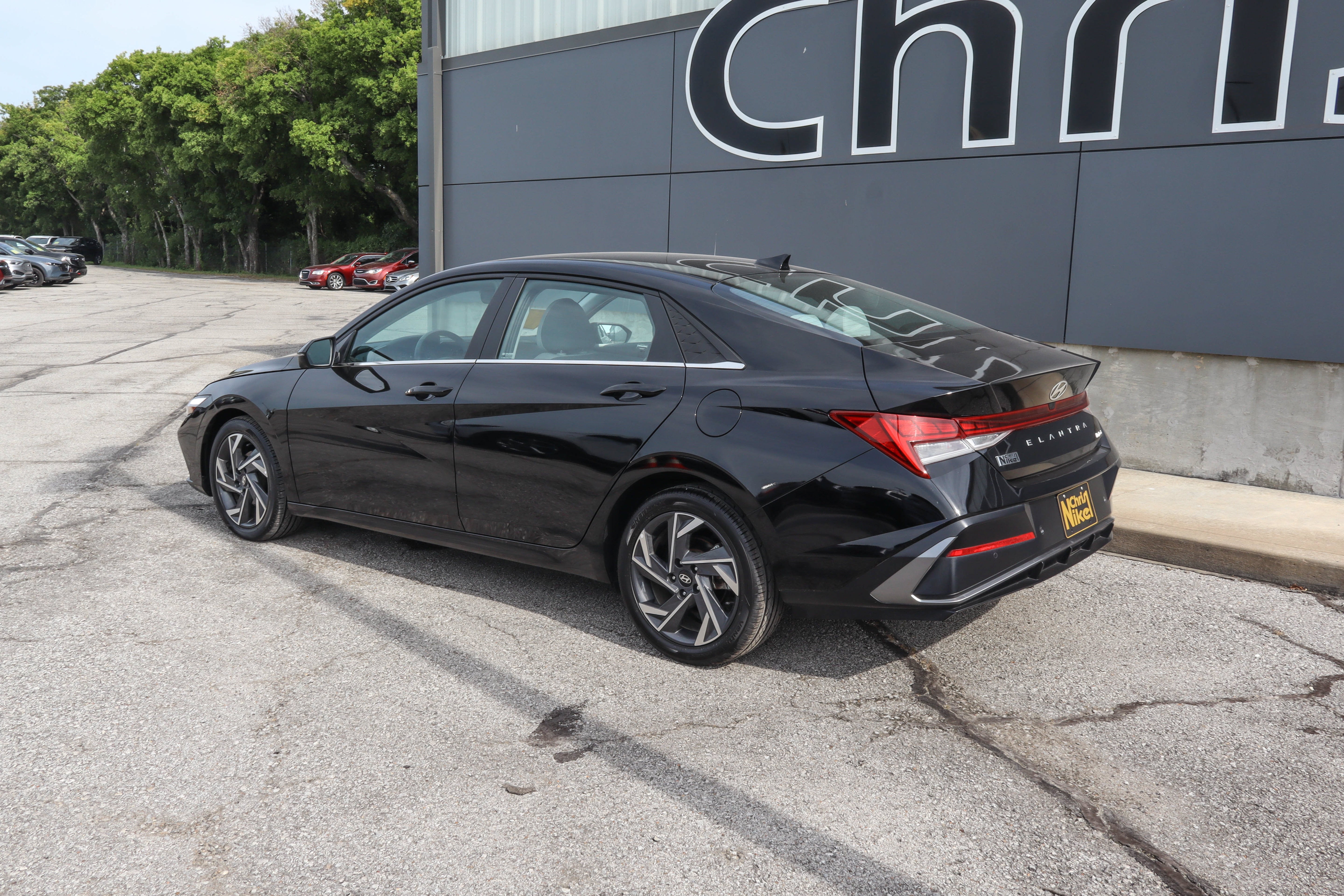 2024 Hyundai Elantra Limited IVT