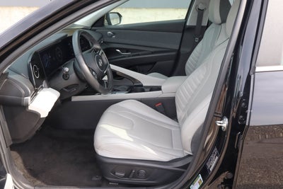 2024 Hyundai Elantra Limited IVT