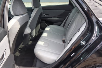 2024 Hyundai Elantra Limited IVT