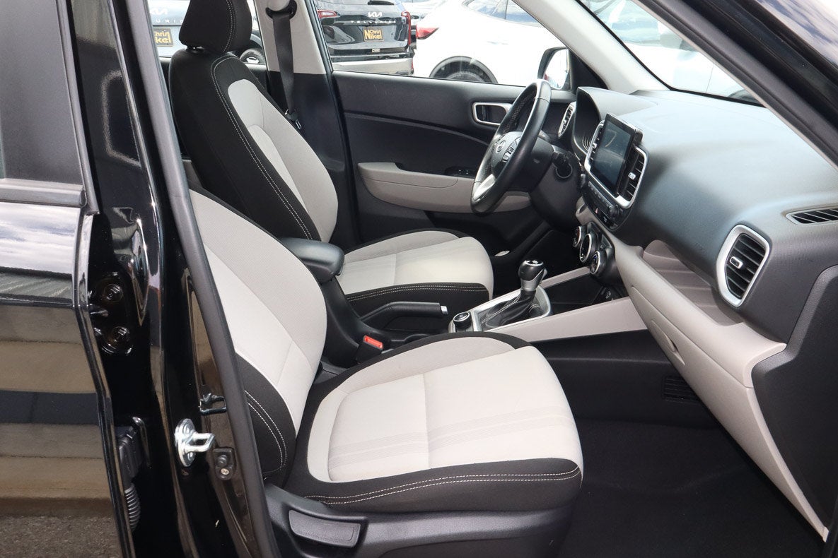 2025 Hyundai Venue SEL IVT