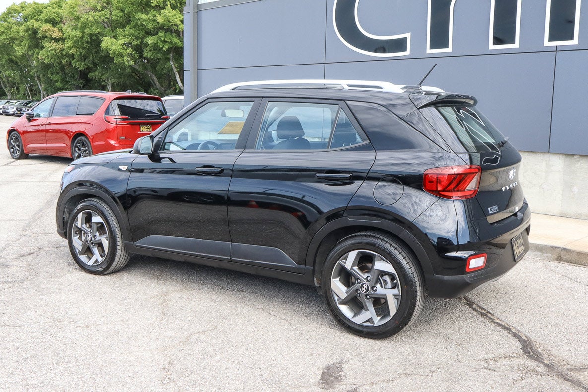 2025 Hyundai Venue SEL IVT