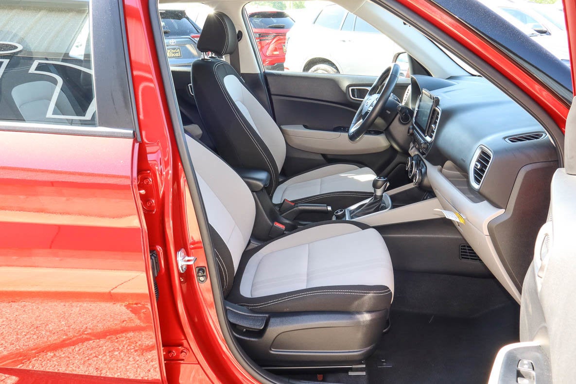 2025 Hyundai Venue SEL IVT