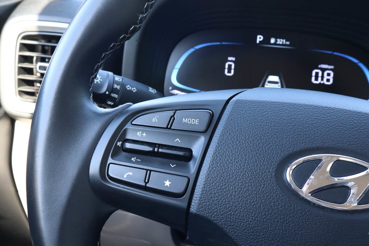 2025 Hyundai Venue SEL IVT