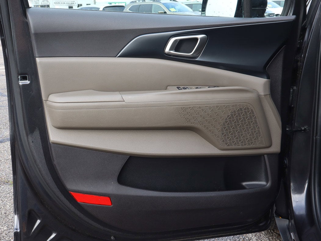 2025 Kia Carnival LXS FWD