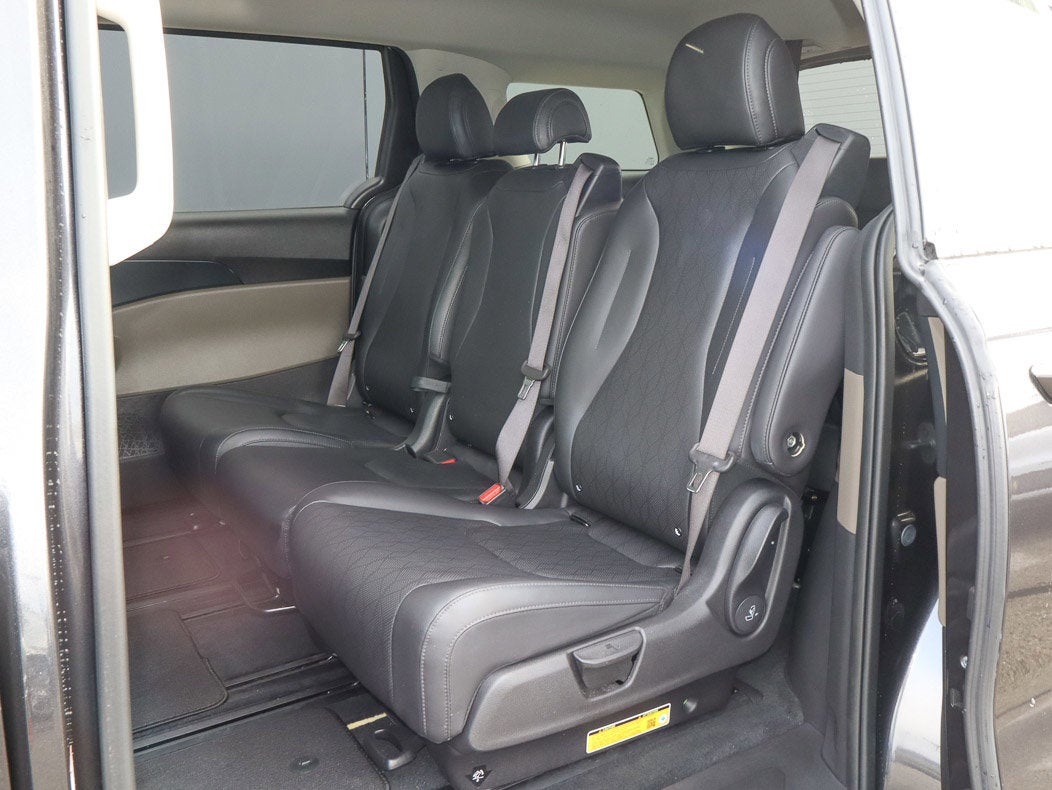 2025 Kia Carnival LXS FWD
