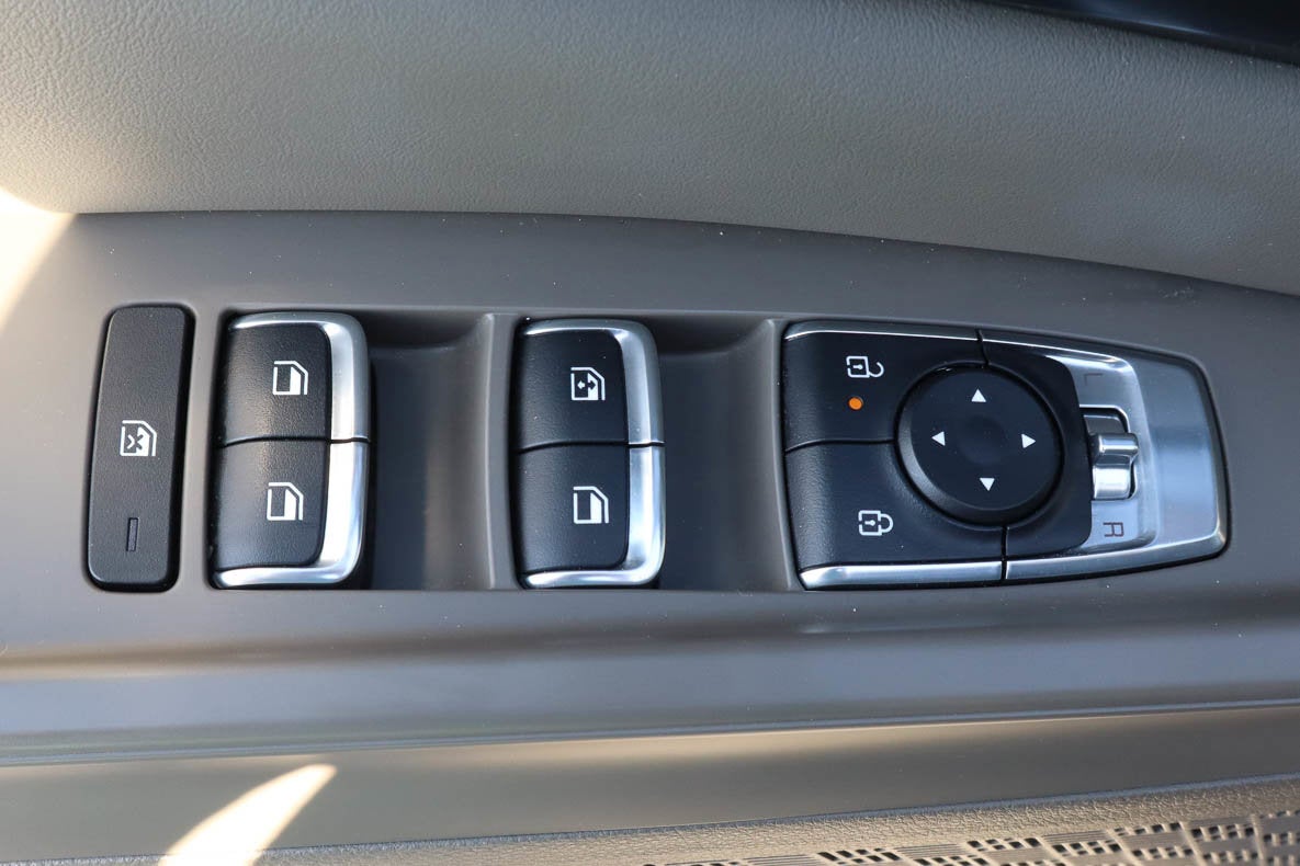 2025 Kia Carnival LXS FWD