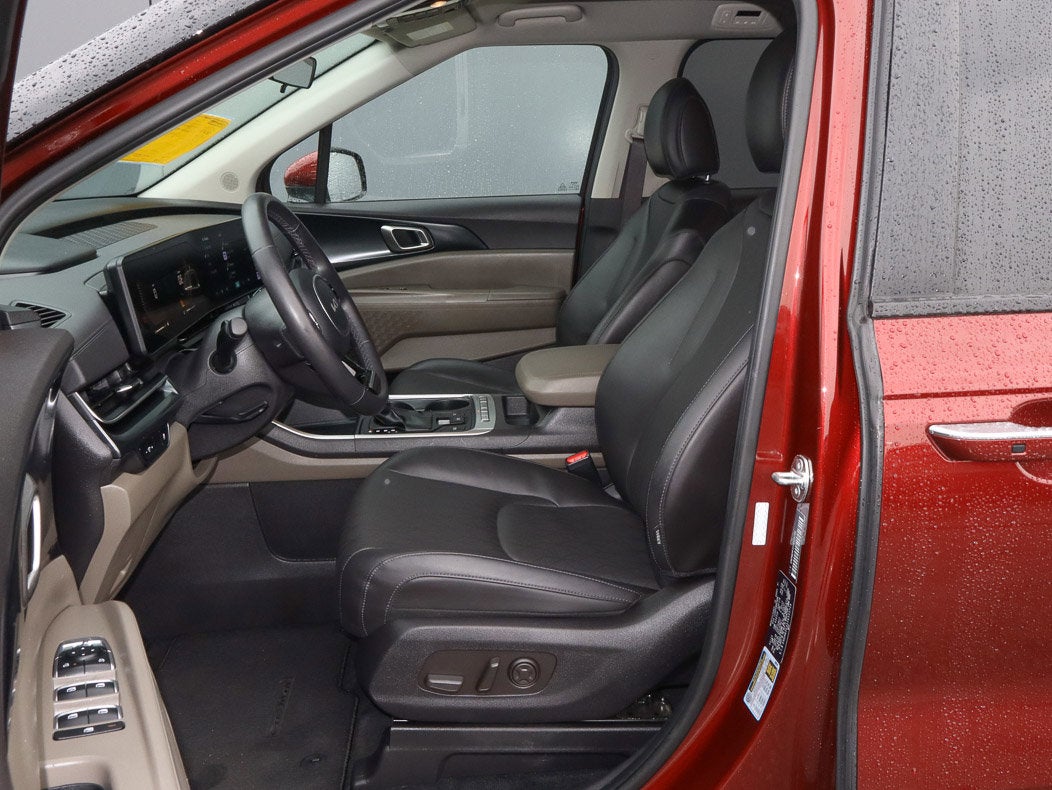 2025 Kia Carnival LXS FWD