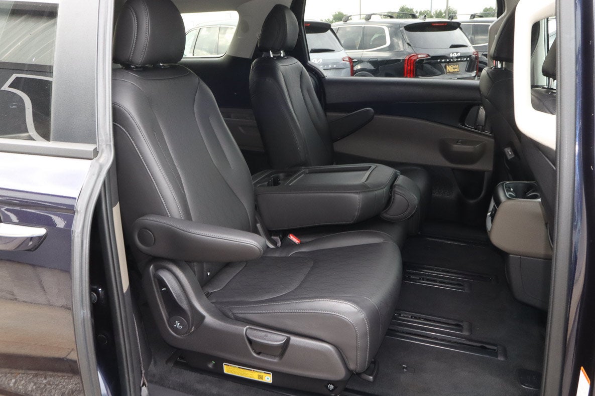 2026 Kia Carnival LXS FWD