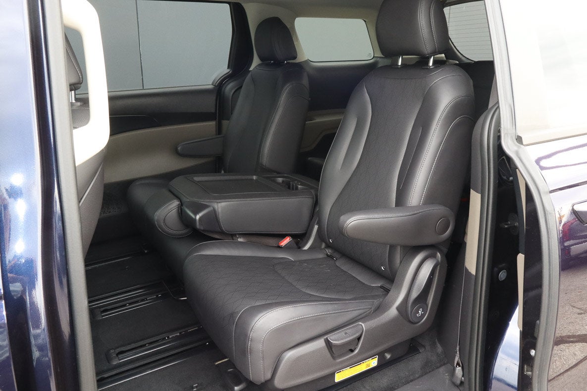 2026 Kia Carnival LXS FWD