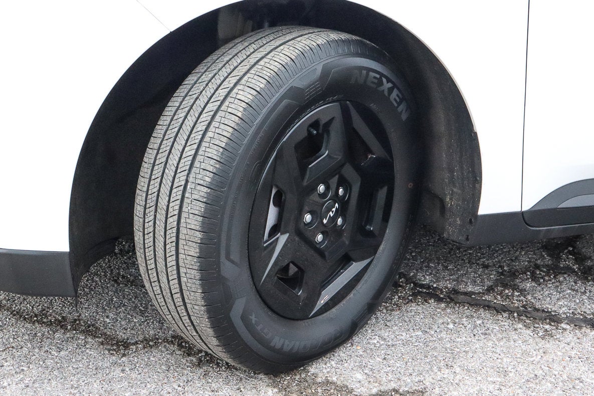 2025 Kia Carnival LXS FWD