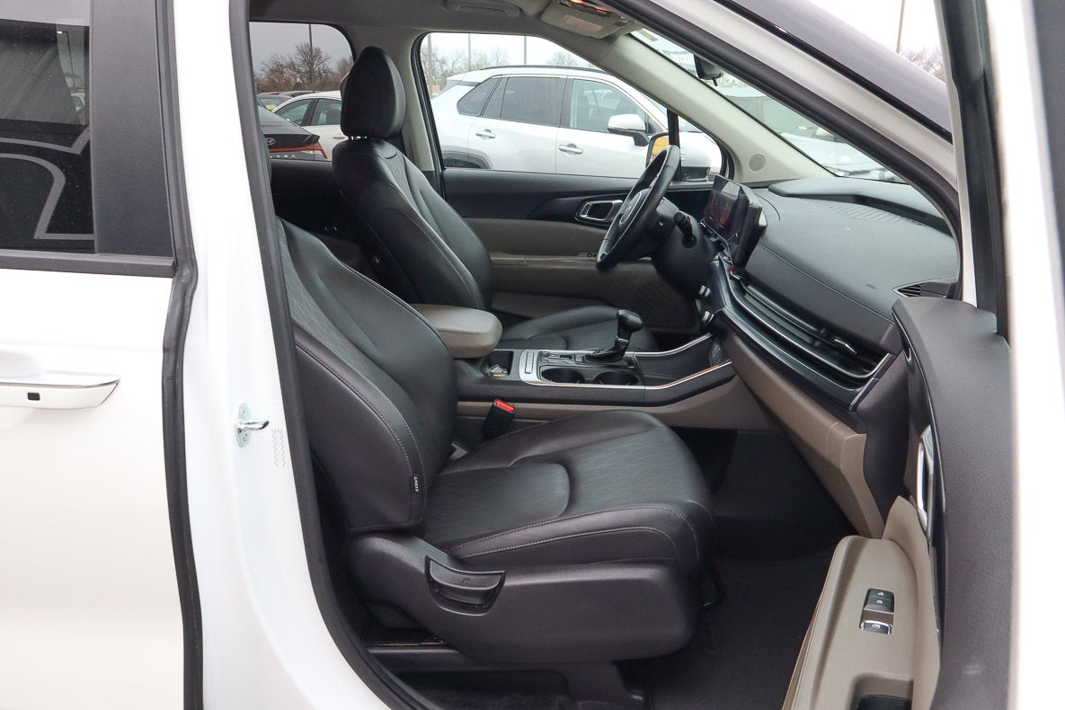 2025 Kia Carnival LXS FWD