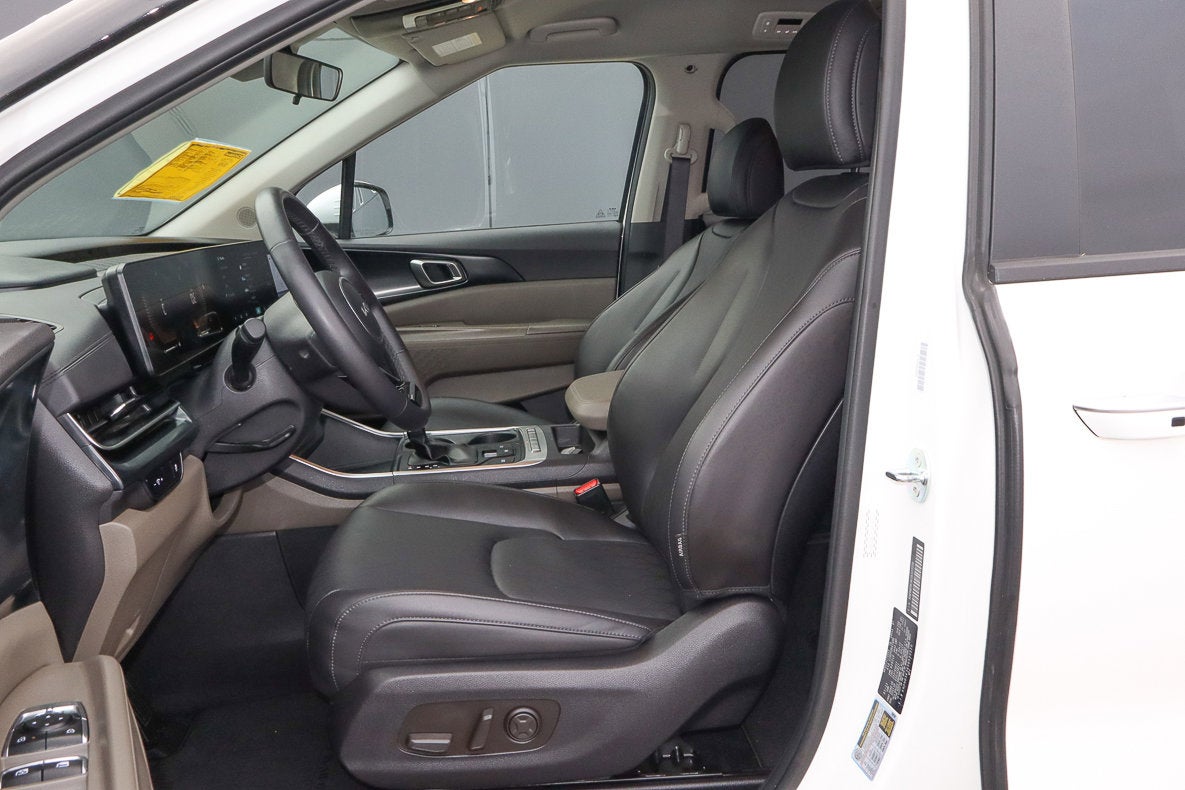 2025 Kia Carnival LXS FWD