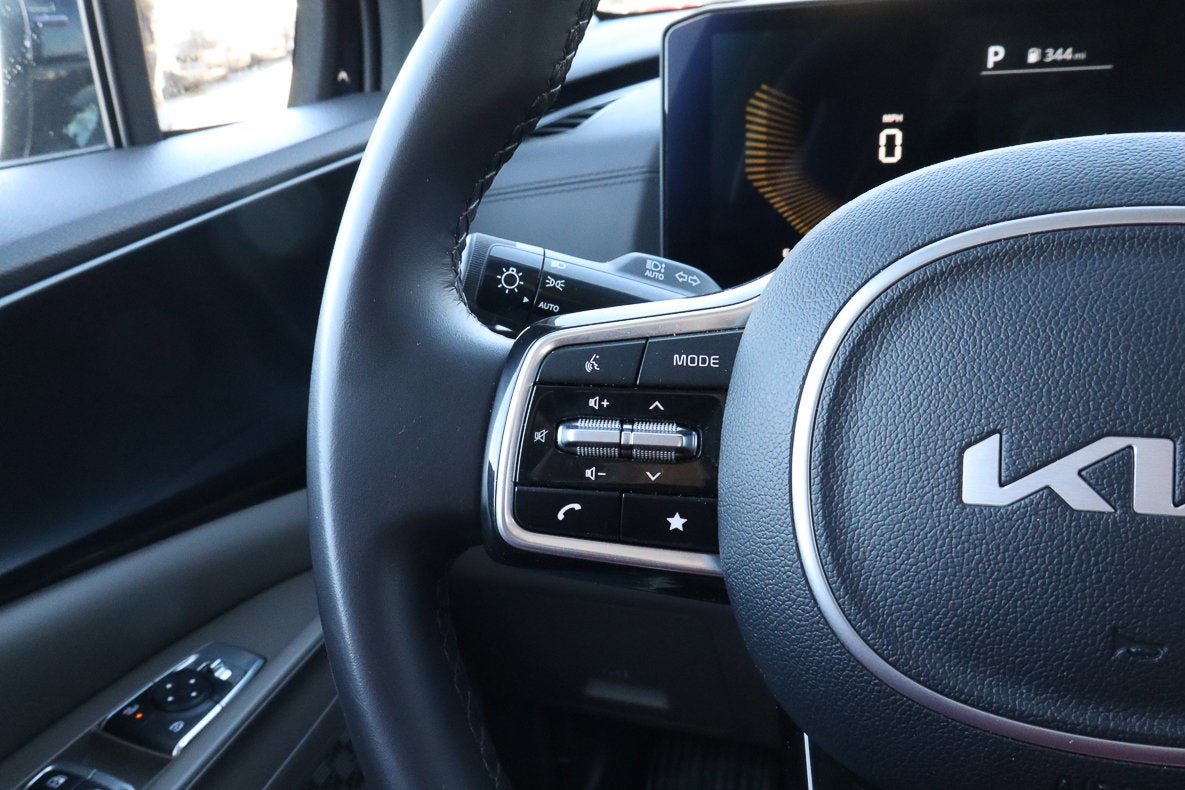 2025 Kia Carnival LXS FWD