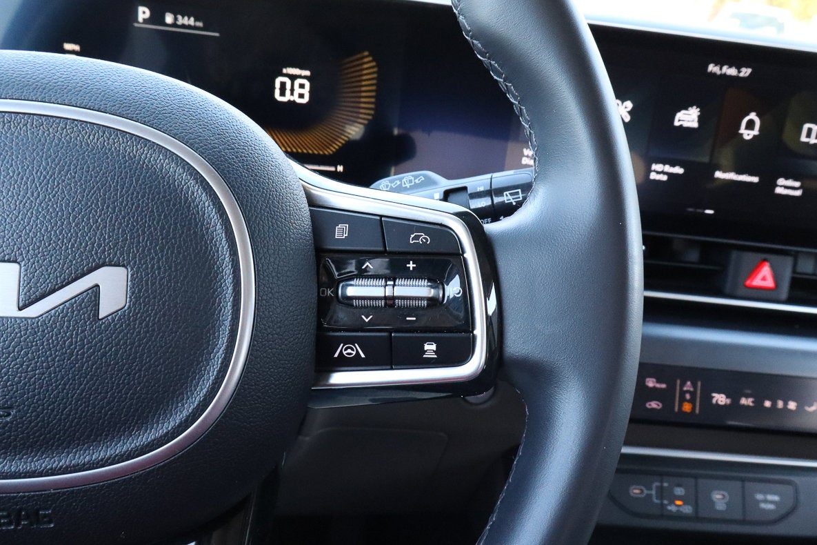 2025 Kia Carnival LXS FWD